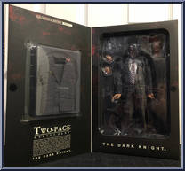 Two Face from Batman - Dark Knight manufactured by Hot Toys [Front]