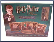 Gryffindor Common Room from Harry Potter and the Order of the Phoenix - Playsets manufactured by PopCo Entertainment [Front]