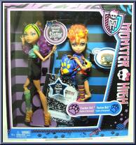 Clawdeen Wolf / Howleen Wolf from Monster High - Campus Stroll manufactured by Mattel [Front]
