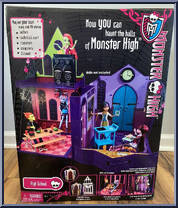 High School from Monster High - Playsets manufactured by Mattel [Back]