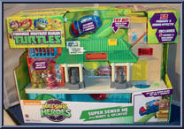 Super Sewer HQ with Mikey & Splinter Action Figure